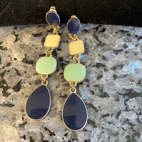 Jewelry - Dangle Earrings